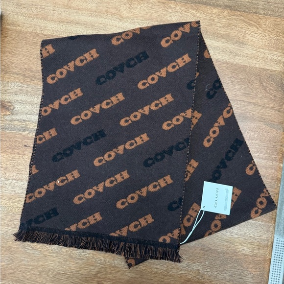 Coach logo scarf - Picture 1 of 4